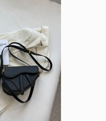 Uue mudeli käekott kolmes värvitoonis