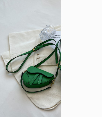 Uue mudeli käekott kolmes värvitoonis