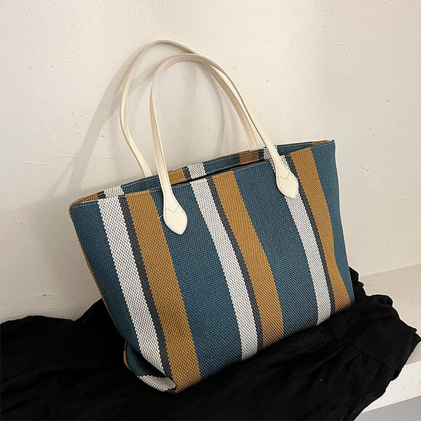 Didelės moteriškos rankinės – dryžuotos