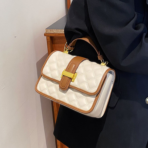 Sokoldalú kistáska két színben