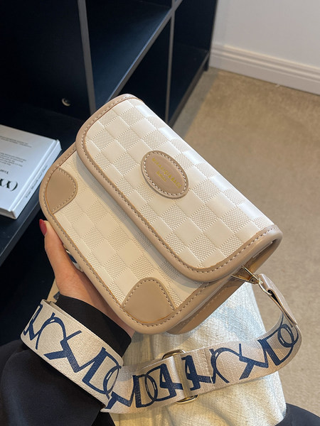  Γυναικεία τσάντα - μικρό τετράγωνο με φαρδύ χερούλι