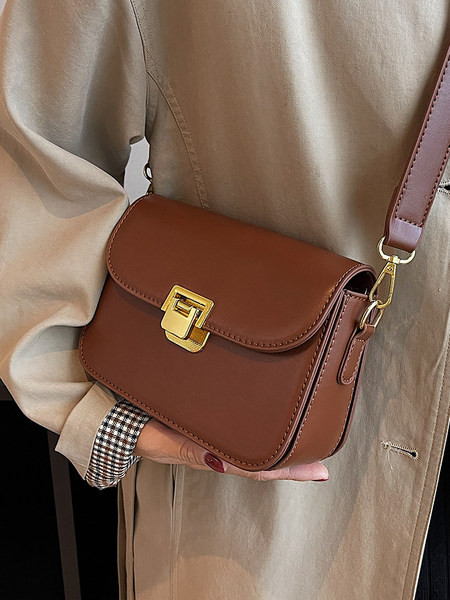 Μικρή τσάντα σε διάφορα χρώματα