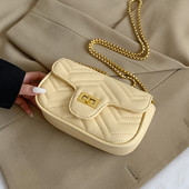 Madinga moteriška odinė rankinė su metaline užsegimu