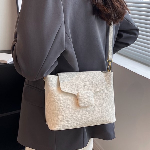 Γυναικεία casual τσάντα με ιμάντα ώμου