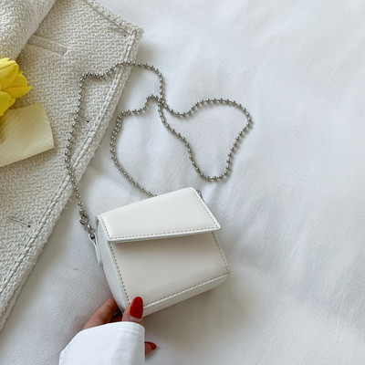 Moteriškas dirbtinės odos mini krepšys su metaline grandinėle