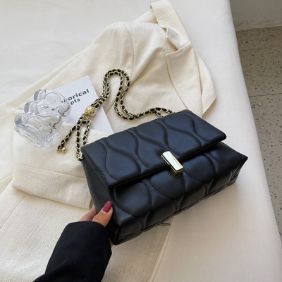 Stilinga rankinė iš eko odos su metaline užsegimu