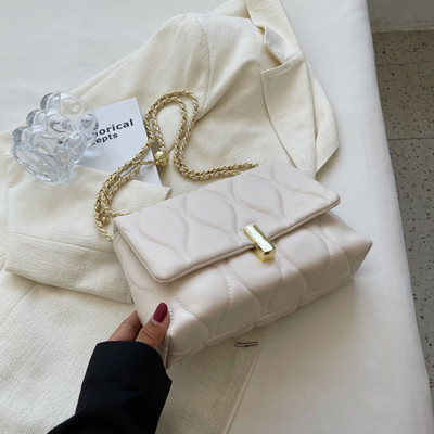 Stilinga rankinė iš eko odos su metaline užsegimu