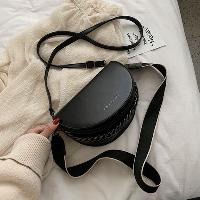 Moteriška laisvalaikio odinė rankinė ant pečių