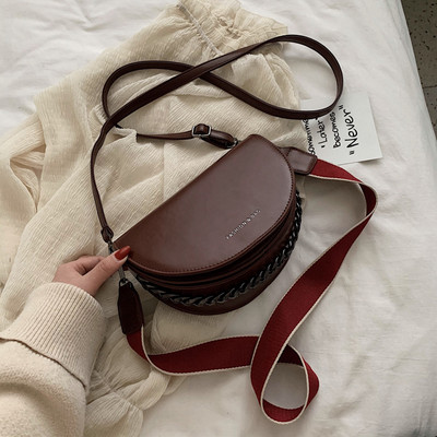 Moteriška laisvalaikio odinė rankinė ant pečių