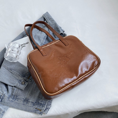 Naujo modelio rankinė iš eko odos su rankenomis ant pečių