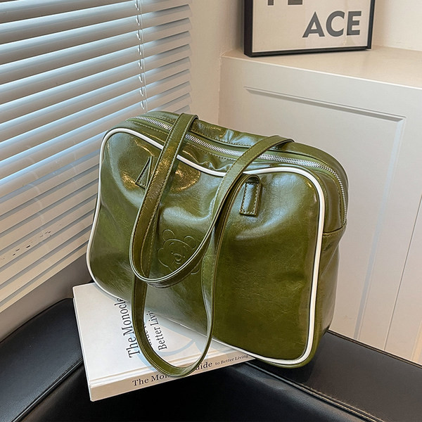 Naujo modelio rankinė iš eko odos su rankenomis ant pečių