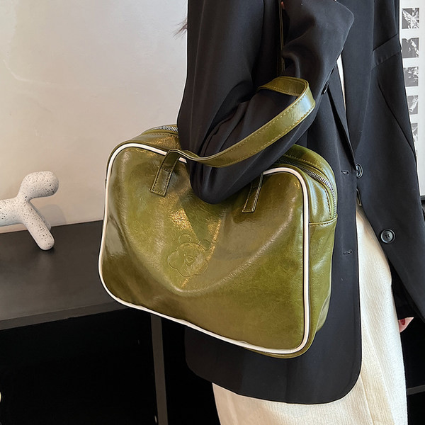 Naujo modelio rankinė iš eko odos su rankenomis ant pečių