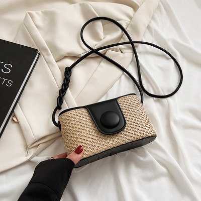 Naiste kootud õlakott