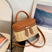 Uue mudeli kunstnahast ja lukuga suletav käekott