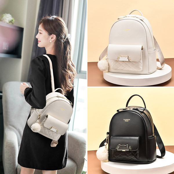 Γυναικείο μοντέρνο δερμάτινο σακίδιο πλάτης με μεταλλικό κούμπωμα