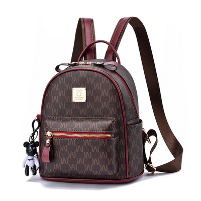 Νέο μοντέλο δερμάτινο σακίδιο πλάτης με μεταλλικό στοιχείο και τρισδιάστατη διακόσμηση