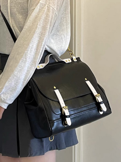 Moteriška kuprinė su diržu ir vienu skyriumi