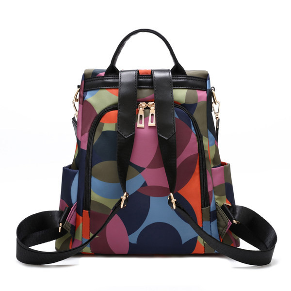 Γυναικείο αδιάβροχο σακίδιο πλάτης με μπρελόκ