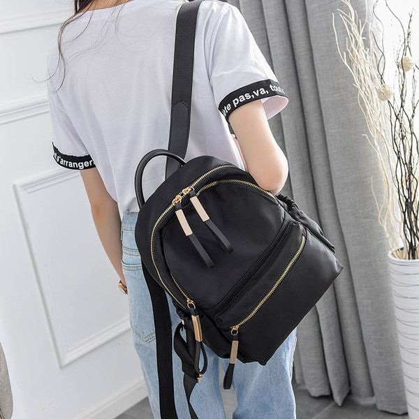 Moteriškos kuprinės – didelės, atsparios vandeniui