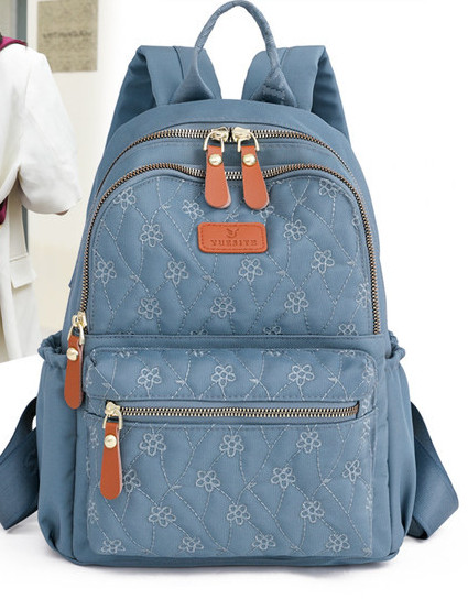 Ежедневна дамска раница в различни цветове 