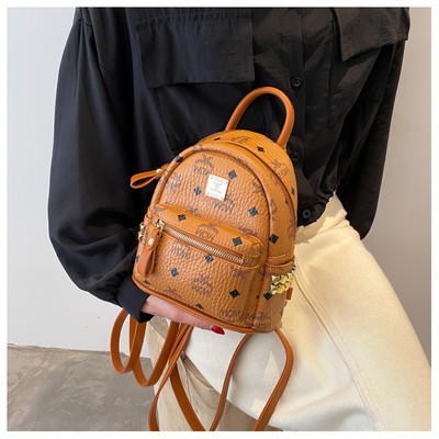 Γυναικείο μικρό σακίδιο πλάτης από οικολογικό δέρμα με μπρελόκ