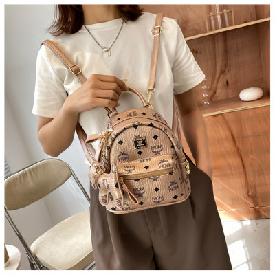 Γυναικείο μικρό σακίδιο πλάτης από οικολογικό δέρμα με μπρελόκ