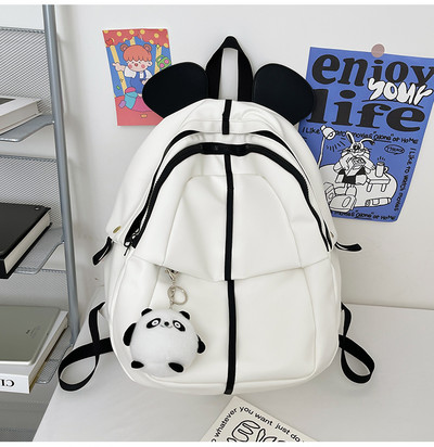 Švarus moteriškos kuprinės modelis su raktų laikikliu