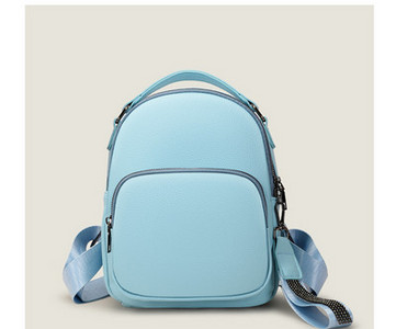 Γυναικείο σακίδιο πλάτης καθαρού σχεδιασμού από τεχνητό δέρμα με μπροστινή τσέπη και κλείσιμο με φερμουάρ