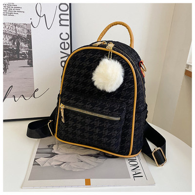 Γυναικείο καρό σακίδιο πλάτης σε πολλά χρώματα με πούπουλο