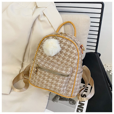 Γυναικείο καρό σακίδιο πλάτης σε πολλά χρώματα με πούπουλο