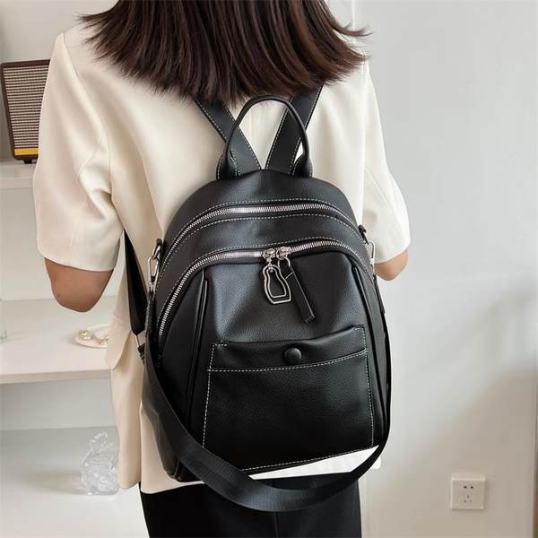 Naujo modelio moteriška odinė kuprinė su keliais skyreliais