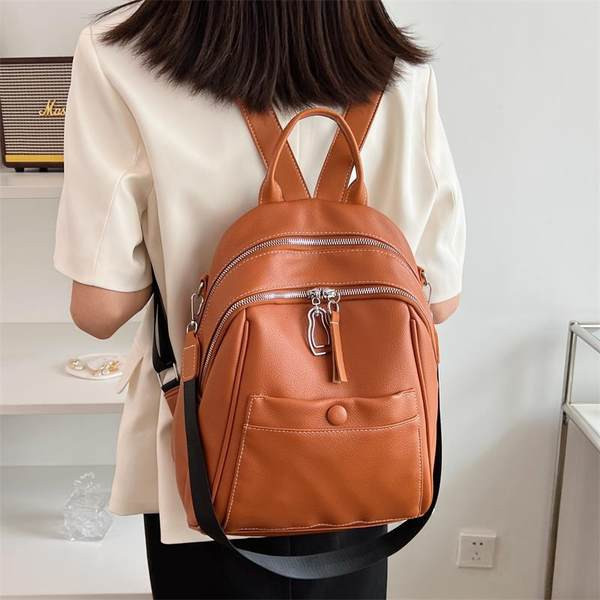 Naujo modelio moteriška odinė kuprinė su keliais skyreliais