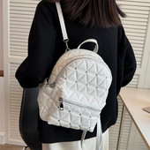 Női hátizsák - kicsi, zsebbel