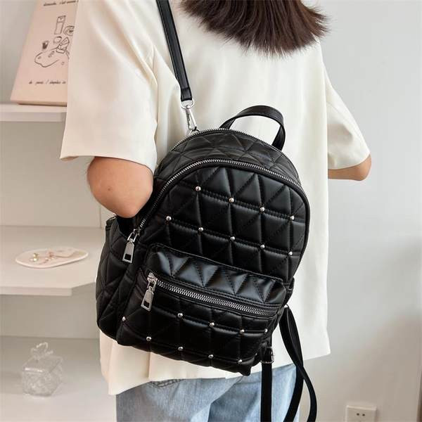 Női hátizsák - kicsi, zsebbel