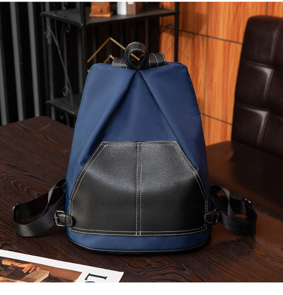 Moteriška kasdieninė kuprinė švaraus modelio iš tekstilės