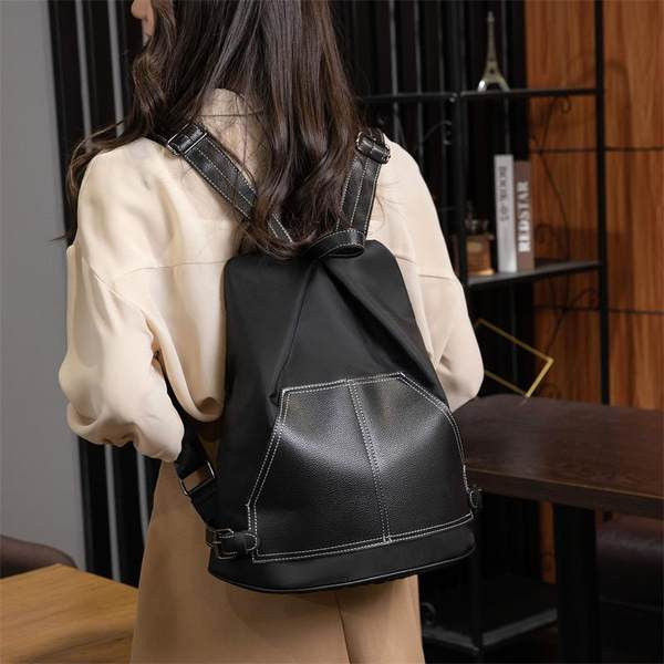 Moteriška kasdieninė kuprinė švaraus modelio iš tekstilės