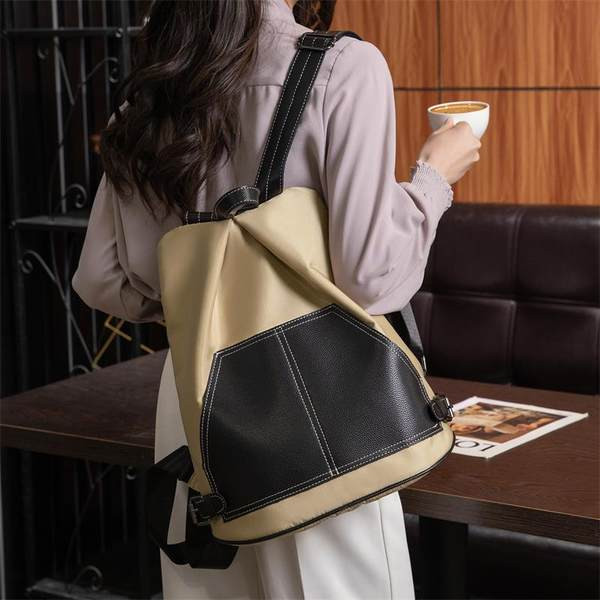 Moteriška kasdieninė kuprinė švaraus modelio iš tekstilės