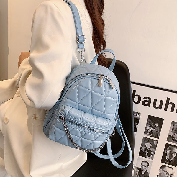 Γυναικείο σακίδιο πλάτης με διακοσμητική ασημένια αλυσίδα