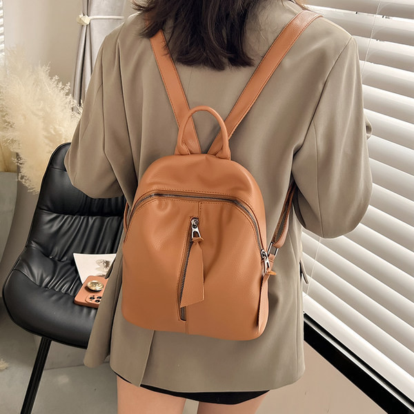 Įvairių spalvų laisvalaikio kuprinė su užtrauktuku