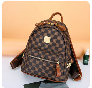 Šiuolaikinė moteriška kuprinė su raštu – kelių spalvų