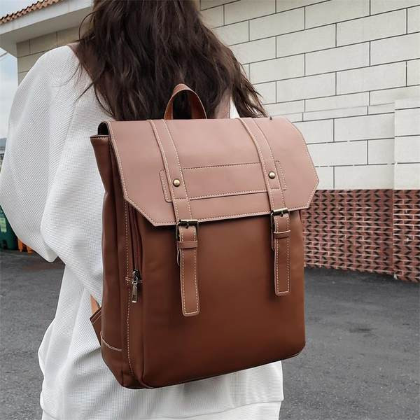 Női hátizsák - új retro modell