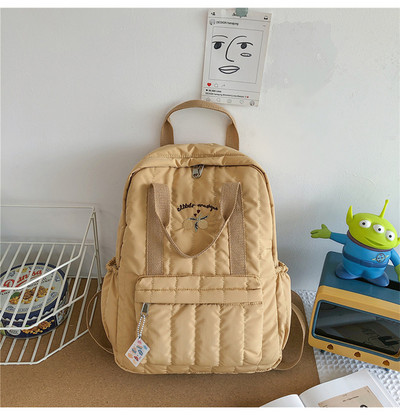 Dekoratiivsete elementidega igapäevasteks päevadeks sobiv naiste seljakott