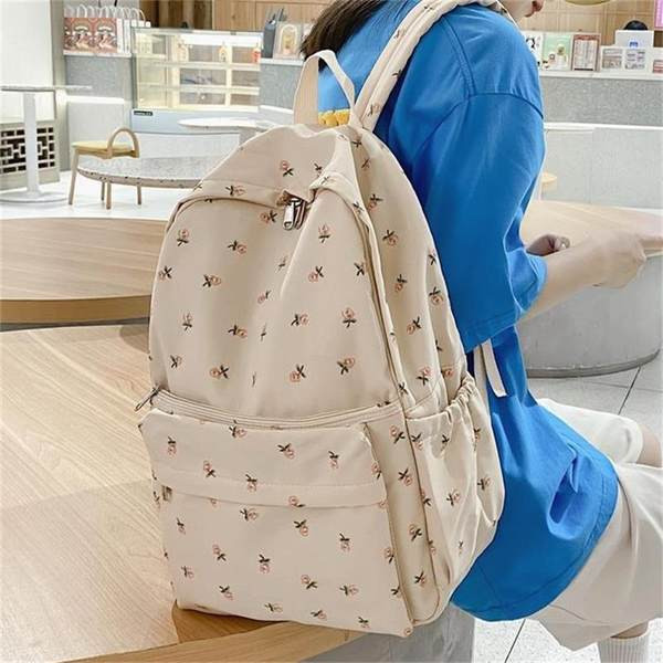 Alkalmi női hátizsák zsebbel - utazáshoz is alkalmas