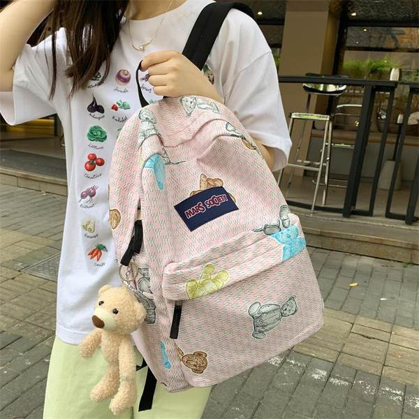 Γυναικείο σακίδιο πλάτης με μπρελόκ αρκουδάκι