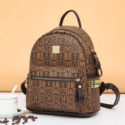 Uue mudeli naiste nahast seljakott metallist neetidega