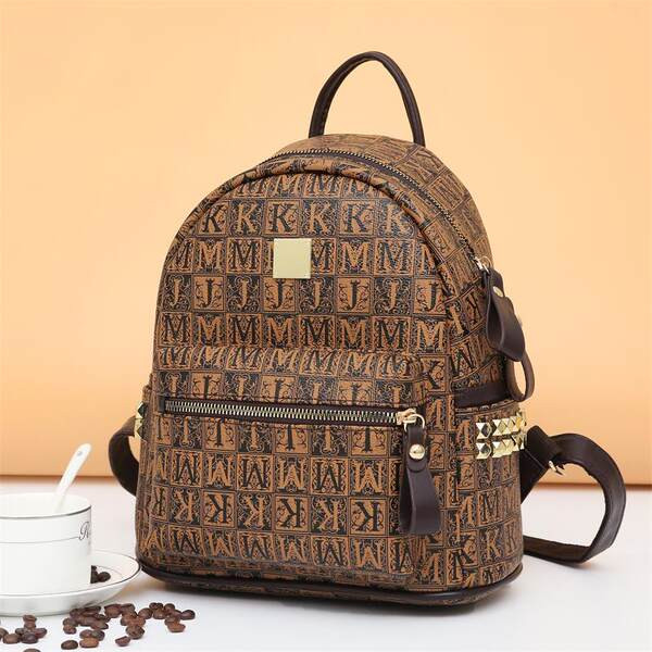 Uue mudeli naiste nahast seljakott metallist neetidega