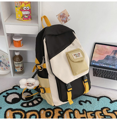 Laisvalaikio rankinė su raktų pakabuku - kelių spalvų