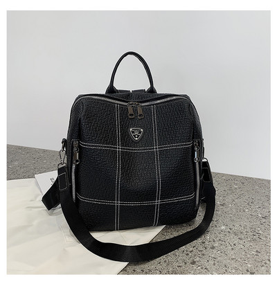 Moteriška kuprinė - universali kasdieninė juodos spalvos