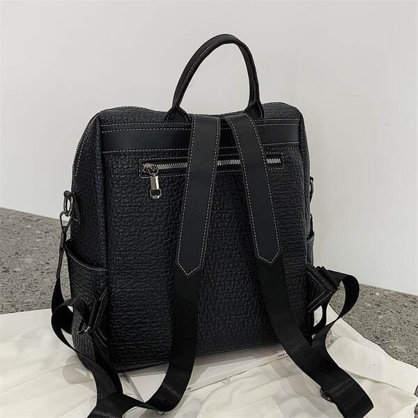 Moteriška kuprinė - universali kasdieninė juodos spalvos