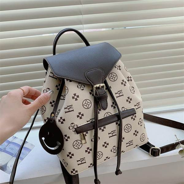 Μοντέρνο γυναικείο σακίδιο πλάτης με μπροστινή τσέπη - λευκό και καφέ χρώμα